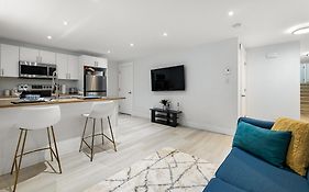 Beautiful 1 Bedroom Apartment - Private Entrance